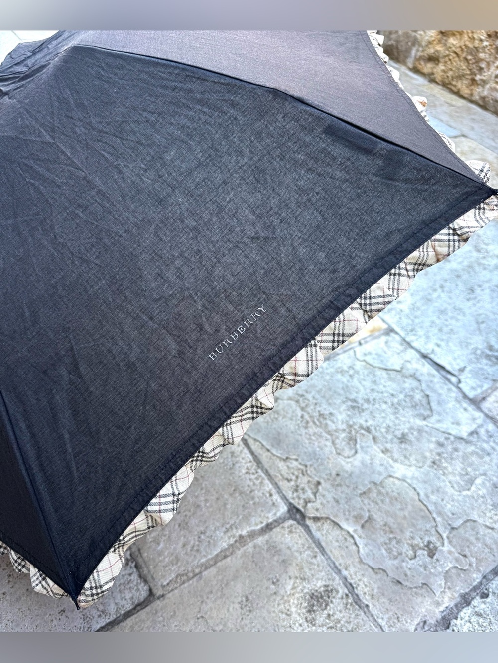 BURBERRYJapan Ruffle Trim UV Parasol Umbrella + Sleeve